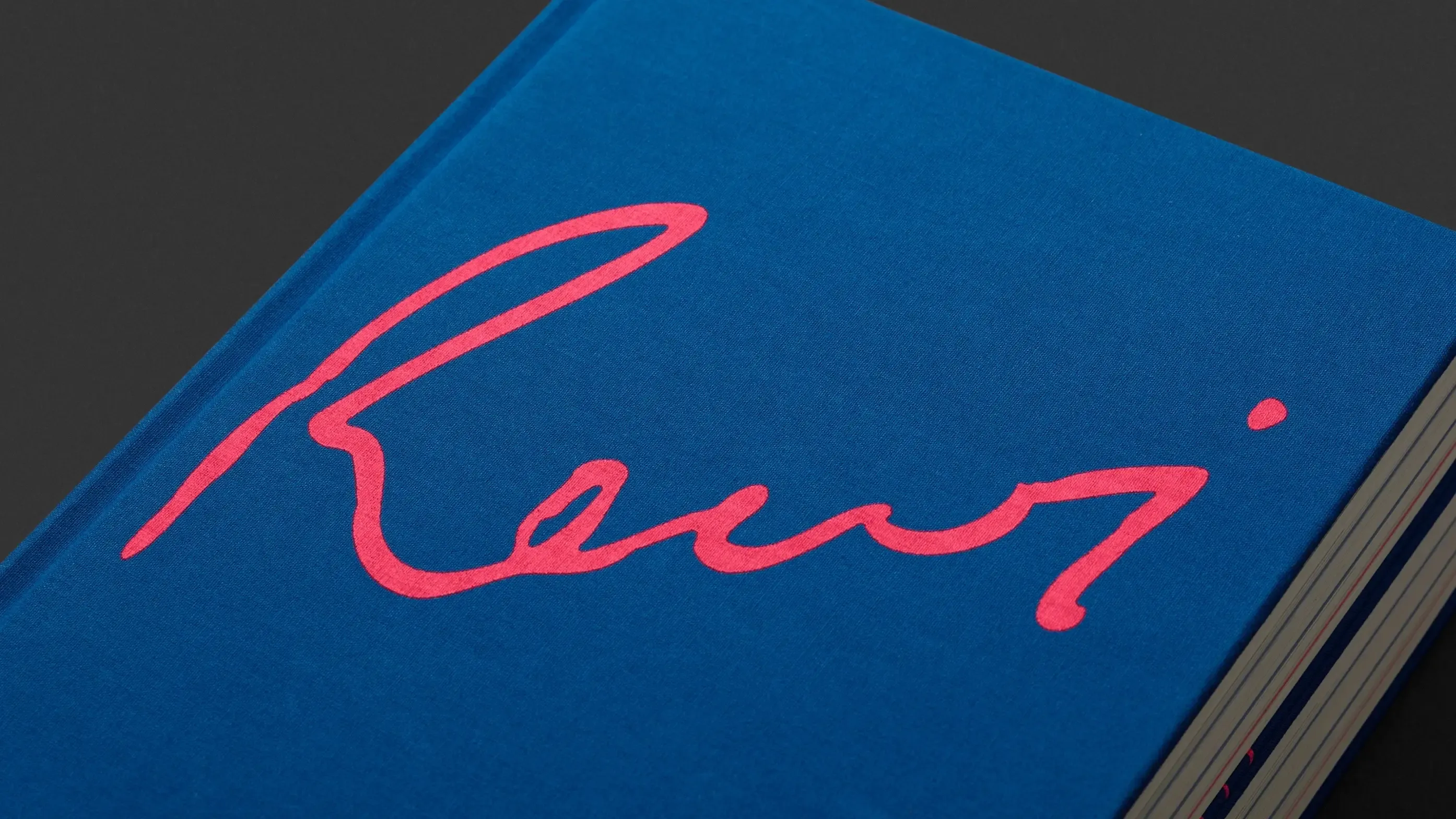 Rewi Book Close Up